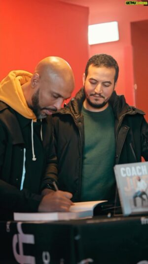 Joël Bouraïma Instagram - 🇫🇷Super moment passé ce week end à Melun pour les 25 ans du salon du livre à l’escale.
Merci @quentin_valverde pour l’invitation au stand de la FNAC. Ce fut un réel moment d’échange comme je les aime. Ravie de voir que mon histoire parle à toutes catégories de personnes, jeunes et moins jeunes.
Comme quoi, les belles histoires sont contagieuses.
MERCI 🙏🏾
🎥 @_altonn_ 
🇺🇸 This past week end was the 25th anniversary of Melun’s book fair at the venue l’escale.
Thanks to @quentin_valverde for the invitation at the FNAC corner to sign my book. It was a real moment of life, exchanging, talking, sharing.
So happy to see that my story talks to all kind of people, young ones and older ones.
It shows that great stories can be contagious.
THANKS 🙏🏾