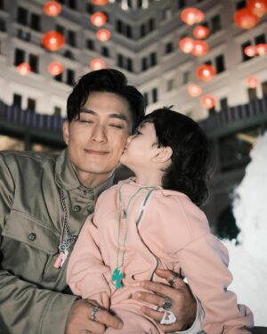Joel Chan Instagram - 祝大家元宵節快樂💜🧧🐉🩷
#元宵節 #正月十五