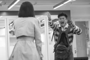 Joel Chan Instagram - 感謝賴志雄先生🫶🏼
感謝嘉嘉🩵 @isabellahsu1 
感謝新聞女王帶俾我一次不一様嘅經歷。
一個不一樣嘅陳山聰
感謝 佳導 @shujiazhong 
感謝 新聞女王台前幕後⋯⋯⋯⋯ 
感謝我的戲劇老師 @johnsonjunyu