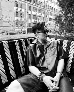 Joel Chan Instagram - 上海，儂好🖤
.
#ootd
#我的鞋是有點大
#balenciaga10xl