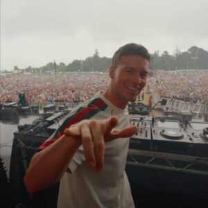 Joel Corry Instagram - DUBLIN AMAZING AS ALWAYS!! 🇮🇪✨ 
Thanks for having me back @longitudefest ❤️
Big love to my Irish crowd bringing the energy in the rain!!
Slide 10…honestly I was just having a look lol 👀🍰 
🎥 @william.ldn
