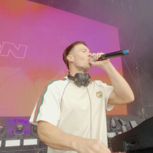 Joel Corry Instagram - DUBLIN AMAZING AS ALWAYS!! 🇮🇪✨ 
Thanks for having me back @longitudefest ❤️
Big love to my Irish crowd bringing the energy in the rain!!
Slide 10…honestly I was just having a look lol 👀🍰 
🎥 @william.ldn