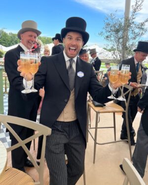 Joel Dommett Instagram - My first time wearing a top hat since a school play in 1998. Royal Ascot was FUN! It’s like Bridgeton without the sexy stuff