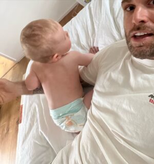 Joel Dommett Instagram - Pampers asked me to take some selfies with Wilde this Father’s Day. Let’s call this - Live, Laugh and leak free sleeps Download pampers club app, tap on scan  , type NEWPANTS6OFF to get £6 off pampers nappy pants (Terms   conditions apply hashtag #ad)