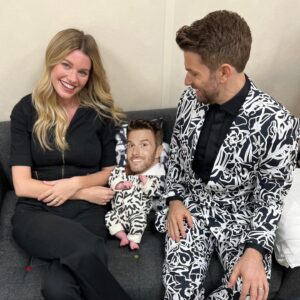 Joel Dommett Instagram - Series DONE! Congrats to all the singers, production, crew and panel on our best series yet.. Wilde was only 2 weeks old when it was filmed so huge shout out to the layers of make up used to make me look alive. I’m so excited for him to get older and (hopefully) love watching it 🥰