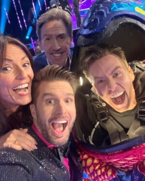 Joel Dommett Instagram - SWIPE FOR OUR WINNER! Such an incredible voice… such an incredible series! @maskedsingeruk