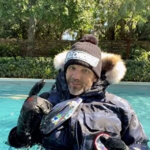 Joel McHale Instagram - What would your HOMETOWN doOoOoOo for a Klondike?! No seriously – What would they doOoOoOo?(That’s right, I spell doOoOoOo this way!). And also, you’re absolutely right! – I’m teaming up with @KlondikeBar and asking fans to show us what their hometown would do for a Klondike. For me, for my truth – I’d take a swim in all my winter gear on a hot summer day to get my hands on a Klondike (not to mention my pockets are full of hand warmers). 
To enter the Klondike Hometowns Contest, grab 4  of your family, friends, neighbors and post a photo or video on Instagram with #WWYDHometownContest, tagging and following @KlondikeBar to enter for a chance to win*. 

So, what spontaneous challenge will you and your hometown take on!? #KlondikePartner #WWYDHometownContest NOW GET OUT THERE! YOU KNOW WHAT TO DoOoOoOo!

*NO PURCH NEC. Open to 50 US & DC, 18. Ends 7/16/23. Video Submissions must not exceed 90 seconds. Rules link in bio. Details of party are Sponsor-specified up to $5,000. For official rules, visit unileversweepsrules.com/klondikehometownscontest(http://unileversweepsrules.com/klondikehometownscontest).