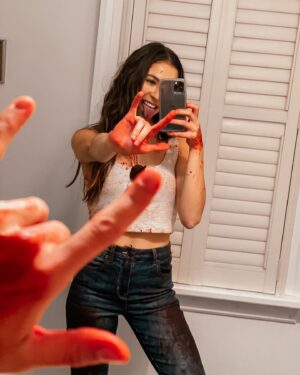 Joelle Farrow Instagram - In honour of Here For Blood premiering last night at the @tadfilmfest here’s some bloody BTS 🩸😈

Had so much fun with this incredible team @hereforblood