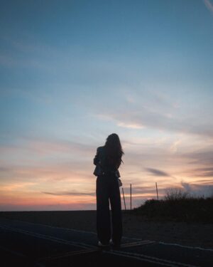 Joelle Farrow Instagram - some kind of feeling