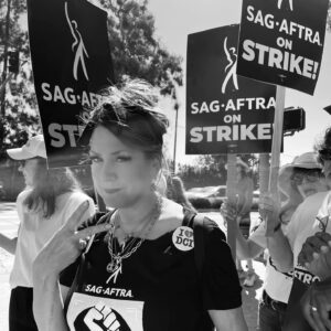Joely Fisher Instagram - EXT Day: On strike!!! Outside the FOX LOT. The heat was overwhelming…the temperature and the temperament. I took great pride standing along side female labor giants at the #genrequeens picket line. We stand in solidarity and more unified in our philosophies/ideals/fortitude/resilience than ever before. As we enter August…know that we have your back, your front and everything in between. Check out the #stuntsfightback crew at the end!!!
#union #solidarity #sagaftrastrong #wgacontract2023 #sagaftrastrike #californiafed #labor #hotlaborsummer #hotguildsummer #lafed #aflcio #stunt #bikerlife #logo #lizshuler #actors #writers