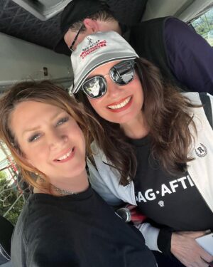 Joely Fisher Instagram - Swipe through week one. Photo number one (midnight July 13,2023)There is no joy in calling for a strike. We negotiated, deliberated and agonized. The difference of what they(the AMPTP) had to offer and the fair and just contract we deserved and fairly bargained for was too immense to consider. The 160k people I feel responsible for…I pray(I’ve been doing that lately) will thank us for later(hopefully sooner) Until the time we are invited back to the table in earnest…not “uncivilized” not “unreasonable” not “greedy” …. WE STRIKE!!!
#sagaftrastrong #sagaftrastrike #madamesecretary #uncivilized #union #solidarity #holdtheline #netflixnochill #strike #actor #strikeapose #normarae