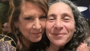Joely Fisher Instagram - Birthday.  The world is on fire-every day I take on the deep dark stress of getting our industry back up and running -a contract that reflects true creative and economic Justice - then we all lost our friend-I am gutted like all of you-thank you my friends and family who in all this chaos took a moment to celebrate my birth-and now back to work.
#birthday #birthdaycake #birthdaygirl #wabi #friends #scorpio #love