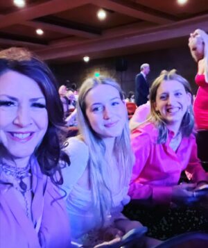 Joely Fisher Instagram - Run don’t Walk!!! #aboutlastnight In a sea of every shade of pink frocks and TikTok trendies we saw @barbiethemovie Thank you to my beautiful, talented friend @robbiebrenner and her creative team led by @officialgretagerwig . @margotrobbieofficial and @ryan.gossling_official are Barbie and Ken. The movie is delicious!!! #barbie #barbiemovie #premiere #redcarpet #pinkcarpet #openingnight #motherdaughterdate #prettyinpink #cinema #childhooddreamscometrue #hibarbie #ken