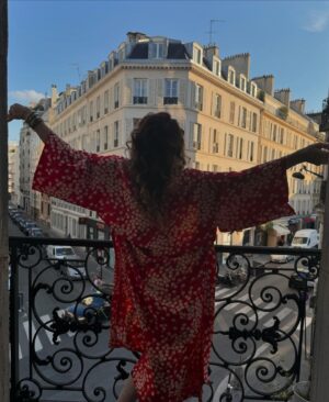 Joely Fisher Instagram - NO FILTER IN FRANCE!!! For the first time in 28 years I woke up with no children under my roof. All 5 are surthiving and finding their way in the world. So there was I…both melancholy and liberated. Selfless and selfish and spontaneously, I accepted an invitation to stay with a friend in one of my favorite cities in the world. I attended La Sorbonne many years ago(very many) so my French was rusty when I landed. Yesterday my Uber driver mistook me for a local and wanted to take me dancing. Led 2 late night union meetings and got to show True a bit of Paris. Now all parts of my heart are walking outside my body in all corners on the world. This week I will relish the light how it changes, the fragrance of Paris, walking on bridges and losing myself down tiny quaint alleys.i will of course report back with words and images…so it’s almost as if you’re here with me🫦. #paris #joelyinparis #france #parisienne #jetset #localsonly #parisisalwaysagoodidea #cityoflights #flyingsolo #tresjolie #tresjoliecoco #photography #photoshoot #maman #explore #adventure #ouioui