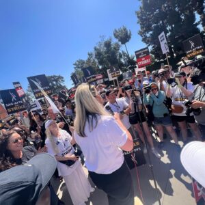 Joely Fisher Instagram - EXT Day: On strike!!! Outside the FOX LOT. The heat was overwhelming…the temperature and the temperament. I took great pride standing along side female labor giants at the #genrequeens picket line. We stand in solidarity and more unified in our philosophies/ideals/fortitude/resilience than ever before. As we enter August…know that we have your back, your front and everything in between. Check out the #stuntsfightback crew at the end!!!
#union #solidarity #sagaftrastrong #wgacontract2023 #sagaftrastrike #californiafed #labor #hotlaborsummer #hotguildsummer #lafed #aflcio #stunt #bikerlife #logo #lizshuler #actors #writers