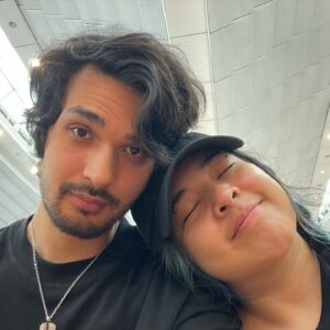 Joey Bizinger Instagram - 8 years with this bean ❤️ @akidearest