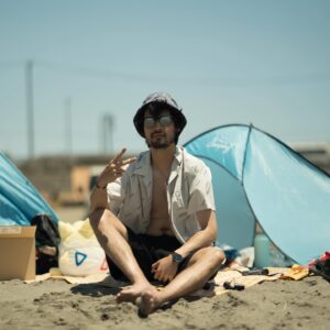 Joey Bizinger Instagram - Beach episode.
📸: @_edo