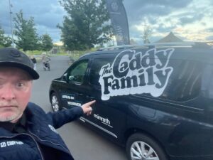 Joey Kelly Instagram - Breaking News: The Caddy Family geht auf Tour 😉🤣
#joeykelly #kellyfamily #thekellyfamily #thecaddyfamily