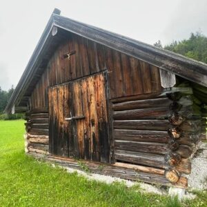 Joey Kelly Instagram - 127 km der @tegut -Challenge von München bis zur Zugspitze sind geschafft. Aktuell sind wir in Garmisch-Partenkirchen und es fehlen uns nur noch 10 km durch das Höllental zur Zugspitze hoch. Gemeinsam sind wir als Gruppe von 10 Leuten gestartet und alle sind noch dabei.  Die Stimmung ist toll, die Tour super organisiert. Wir freuen uns sehr, jetzt gleich zur Zugspitze aufzusteigen. Drückt uns die Daumen, dass das Wetter mitspielt! 
P.S.: Tegut-Chef @thomasgutberlet und ich haben die Leitung der tollen Gruppe der Gewinner als Teamkapitäne übernommen. Vielen Dank Thomas für deine Unterstützung!
#thomasgutberlet #tegut #joeykelly #thekellyfamily #kellyfamily #challenge #münchen #garmischpartenkirchen #zugspitze