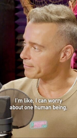 Joey Lawrence Instagram - Me and my two dumb sisters sat down with the #BellaTwins this week on the pod! 😂❤️ #wwe #podcast