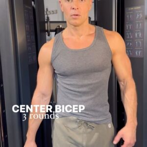 Joey Lawrence Instagram - CRUSHING BICEPS today with my @jukefitnessequipment functional trainer! 💪🏼😎 #fitness #motivation