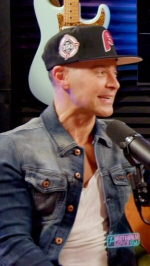 Joey Lawrence Instagram - New episode and new brother! 😂❤️ #PodDaPod
