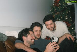 Joey Scarpellino Instagram - NYE 🍾🎞️ @_samgauthier_ est gentil, @alex2393 ben brulé
