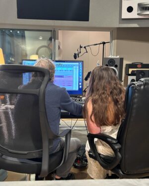 Johanna Colón Instagram - My mom told me my great grandfather wanted to be an opera singer but couldn’t due to the war. This weekend I broke generational curses by recording my first single!  I can’t wait to share more news on it with you all soon! 🫶