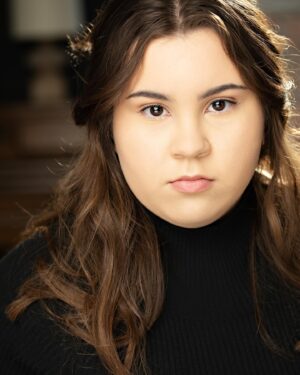 Johanna Colón Instagram - The most amazing headshots done by the one and only @tanyayoungphoto! I always enjoy our little concerts while we’re trying to stay focused 😂😍