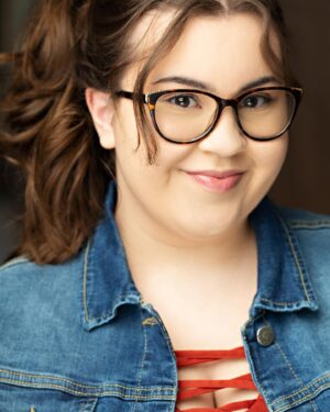 Johanna Colón Instagram - The most amazing headshots done by the one and only @tanyayoungphoto! I always enjoy our little concerts while we’re trying to stay focused 😂😍