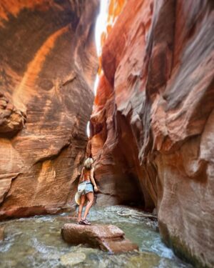 Johanna Restrepo Instagram - Viajar es todo lo que está bien en la vida❤️‍🔥❤️‍🔥❤️‍🔥 @lemonroadtrip #zion #zionnationalpark #kanarravillefalls #utah #nevada #arizona #rv