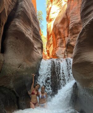 Johanna Restrepo Instagram - Viajar es todo lo que está bien en la vida❤️‍🔥❤️‍🔥❤️‍🔥 @lemonroadtrip #zion #zionnationalpark #kanarravillefalls #utah #nevada #arizona #rv