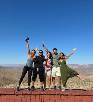 Johanna Restrepo Instagram - Dia 1. (Day one) Vo2. 🔋*Estratomil Team* hahaha. Explorando Sedona.