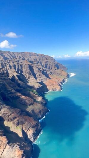 Johanna Restrepo Instagram - 😍HAWAII, eres un sueño hecho realidad✨ #hawaii #hanalei #helicopter #honeymoon @aliiairtours