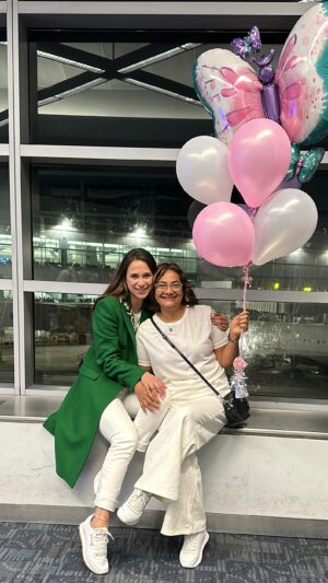 Johanna Restrepo Instagram - Soñando despierta😍 #reencuentro #mamá #mom