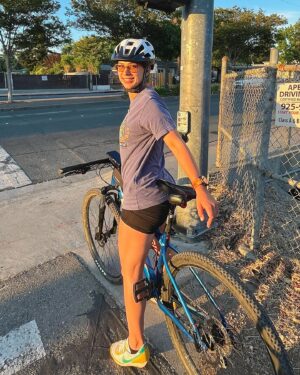 Johanna Restrepo Instagram - ❤️‍🔥It feels like summer🔥 #bicycle #summer #trek #trekbikes