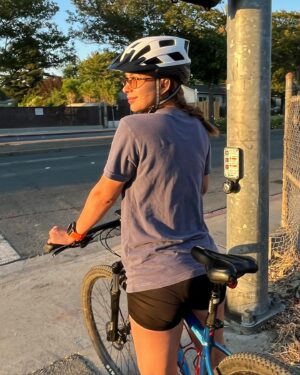 Johanna Restrepo Instagram - ❤️‍🔥It feels like summer🔥 #bicycle #summer #trek #trekbikes