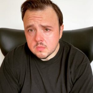 John Bradley Instagram - Hey! (Some of) the people have spoken. I’m over on @cameo now. I have 25 personalised videos available, with all the proceeds going towards helping @chooselove in the great work they’re doing for refugees fleeing Afghanistan. If you want one, head over there. ❤️👍