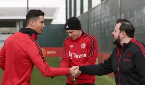 John Bradley Instagram - Full disclosure: we shot the David De Gea interview towards the end of last season. This may also have happened. I’ve managed to keep it quiet. Somehow. @cristiano @victorlindelof 😍