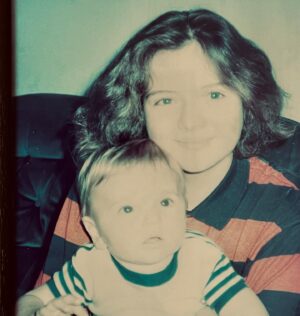 John Bradley Instagram - Here’s an old picture of little me and my big sister. She’s always been an absolute boss. It’s her birthday today. Happy Birthday Em. 🎂 ❤️