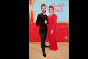 John Brotherton Instagram - @hallmarkchannel you outdid yourself! What an epic event for #countdowntochristmas Much love and appreciation to #Hallmark and all you incredible FANS!!! 🎄❤️🤙
#lightscamerachristmas