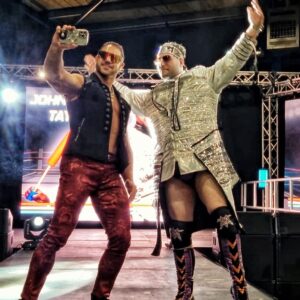 John Hennigan Instagram - Took the stage for a Q & A with @thetayavalkyrie in Manchester UK… when this guy said “Bro, I swear I don’t talk as much as the Miz, can I get a pic…” 🤣🤣