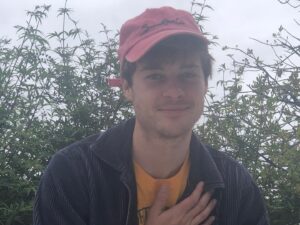 John Karna Instagram - My friends my friends I’m sending you all some very good feelings on this Sunday and please pay it forward to someone you love bc we all need each other ya dig?! K go back to ur scrolling but also go outside! 🌹🌹🌹