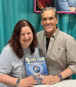 John Wesley Shipp Instagram - And WE’RE OFF❗️🥳 @galaxyconoklahomacity Day 1 - Day 2 starts TODAY🙏🏼♥️ @terryfarrell63 🌹 #barrybostwick #nicoledeboer #mikebroder