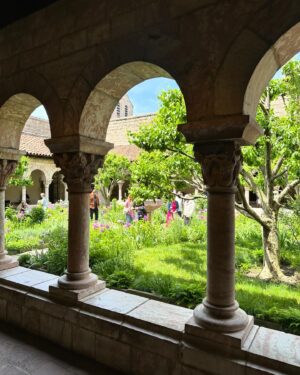 John Wesley Shipp Instagram - Saturday at @thecloisters in Ft Tryon Park 🙏🏼♥️ perfect weather, perfect place to cleanse the noise @jcalvarez127