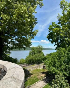 John Wesley Shipp Instagram - Saturday at @thecloisters in Ft Tryon Park 🙏🏼♥️ perfect weather, perfect place to cleanse the noise @jcalvarez127