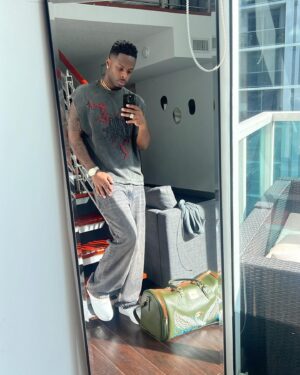 Johnell Young Instagram - Vision Board Thoughts I Started From The Bottom…Write It Down Then Execute ✍🏾 ▶️

#MFW2024 #KarlKani