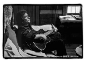 Johnny Cash Instagram - Johnny Cash recorded an album’s worth of self-written songs in 1993 while between record labels, but they were never released. These photos, along with the album cover, are a snapshot from that time. Songwriter, the brand new album, is available at midnight 🖤
 
© 📷 Photograph by @alanmesser_pics