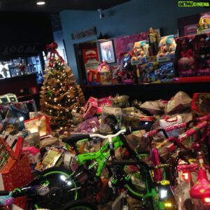 Johnny Mac McGuire Instagram - Toys for tots... Slay the goals