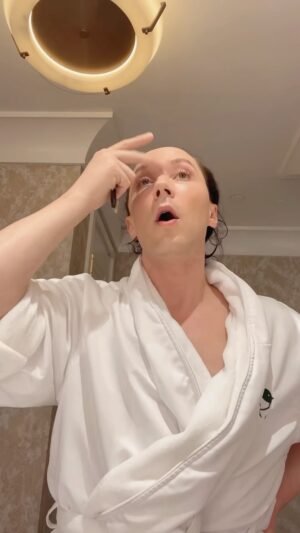 Johnny Weir Instagram - 10.December.2023 So there I was, showgirling, minding my own business…

@nemacolin @meganaws @mishgen_xd @johnnyweirskatingacademy 

#show #figureskating #nemacolin #holiday #sport #dayinthelife #recenthistoricalfootage #bruh